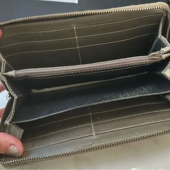 Gucci zip around wallet - Picture 5 of 9